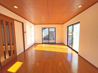 【居間・リビング】 | 桑名市星見ヶ丘５丁目　4SLDK | ＬＤＫ