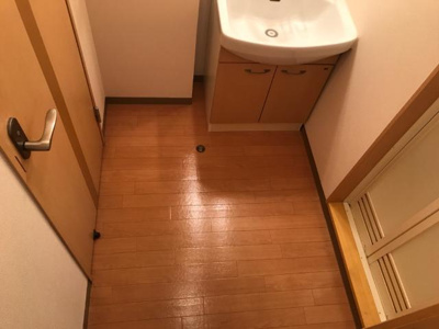 【洗面所】 | コンフォルト | 脱衣所