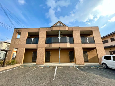 【外観】 | コンフォルト | 外観写真（昼）