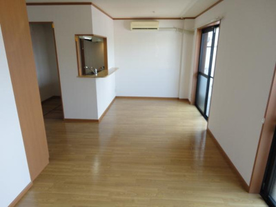 【居間・リビング】 | ヴィレッジ名草 | リビング