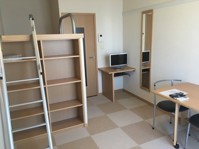 レオパレス光の居間・リビング