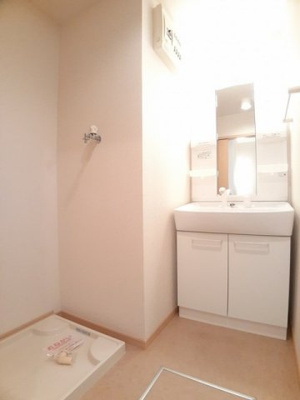 【洗面所】 | ランジュ | 明るい洗面所です