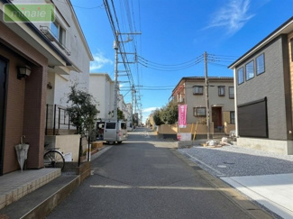 【前面道路含む現地写真】 | LDK23帖　リビングイン階段　WIC×２　胡録台 | 販売現地