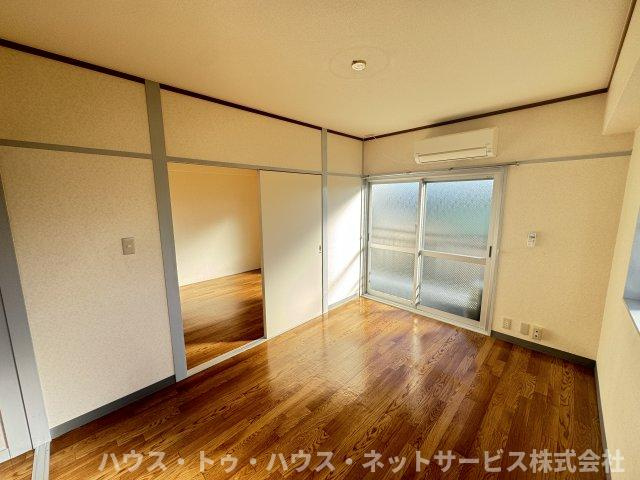 山産マンションの居間・リビング