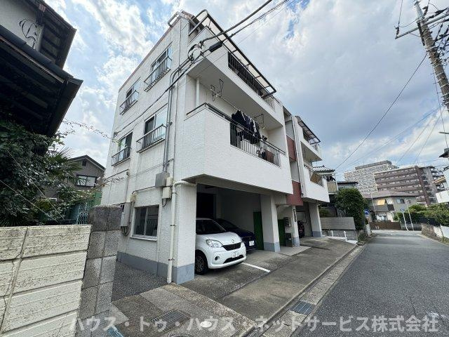 山産マンションの外観