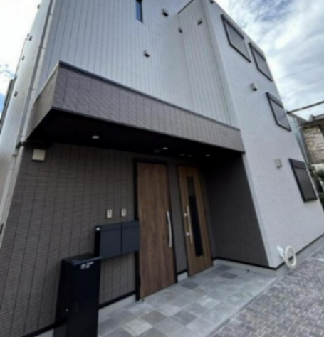 ストレータ代々木上原のエントランス