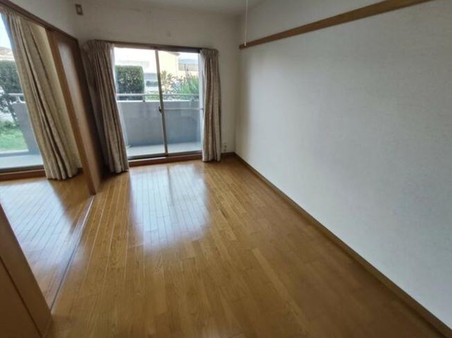 【洋室】 | ライオンズマンション貝塚モリス