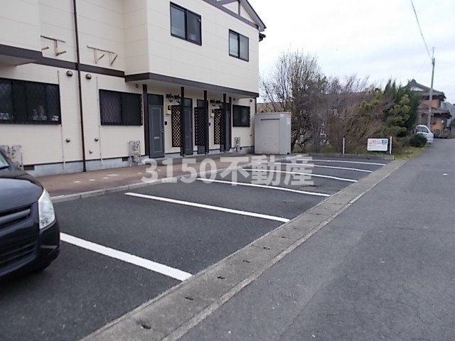 オーシャン２１の駐車場