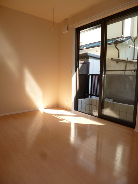 上鷺サーティ・ワンの居間・リビング|★人気のフローリング★