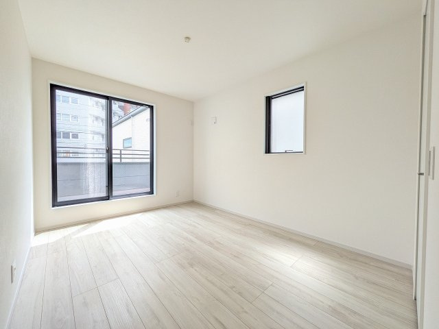 八王子市　追分町　新築一戸建て　１期の寝室|～2階6.7帖の主寝室　ベッドなど大型家具のレイアウトもしやすい広さです～