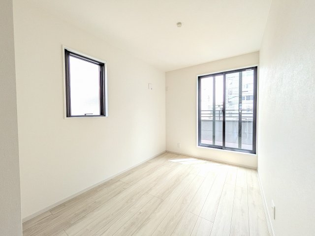 八王子市　追分町　新築一戸建て　１期の洋室|～2階バルコニーに面している5.1帖の洋室です～