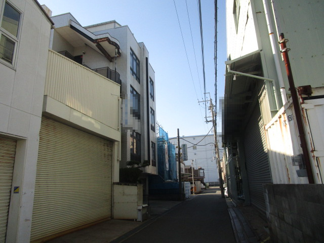 尼崎市道意町６丁目の倉庫