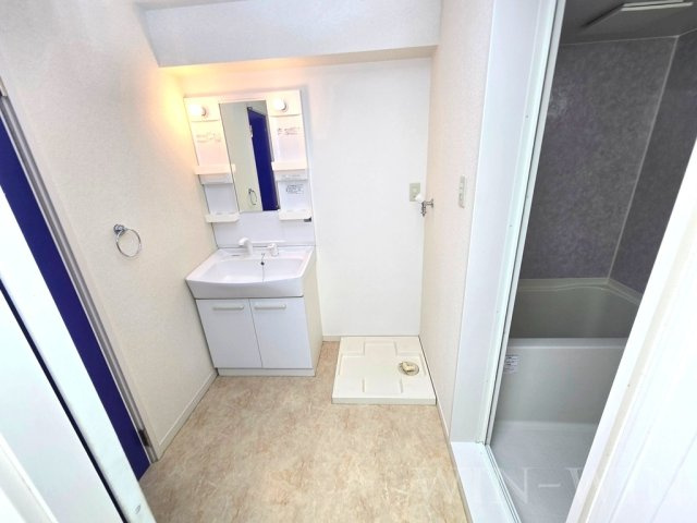 メゾンドユウゼンの独立洗面台