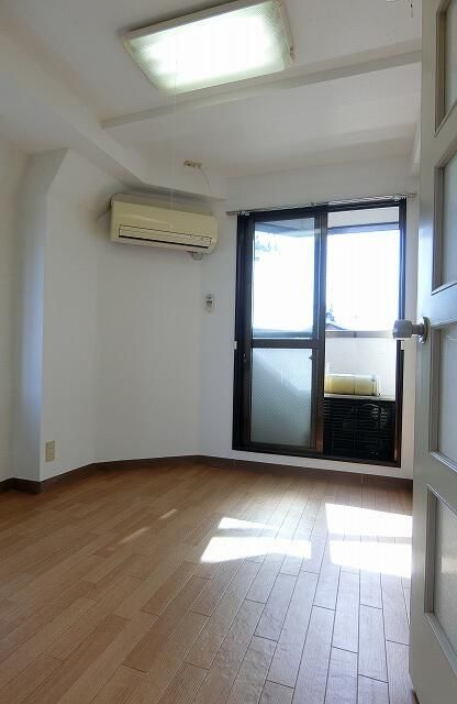 コートハウス双葉台の居間・リビング