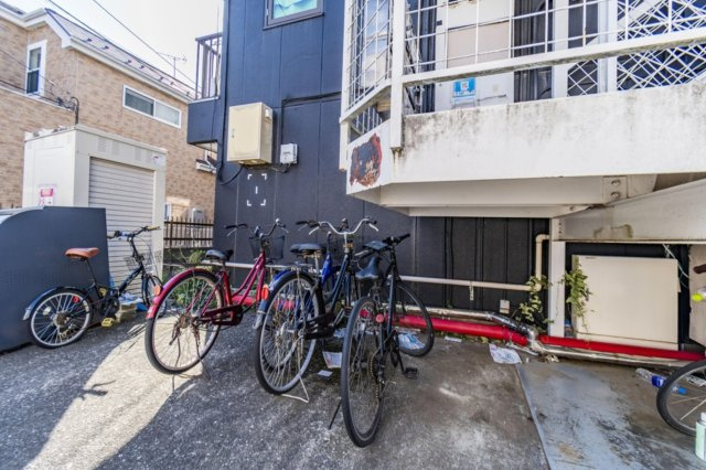 ラベ梅園　東京都清瀬市1棟投資マンション「満室稼働」「利回り10.02％」の駐輪場