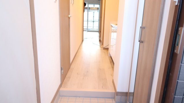 大町市大町の賃貸マンションの玄関