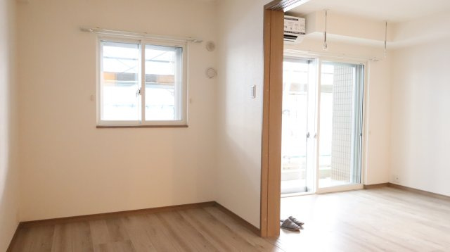 大町市大町の賃貸マンションの洋室