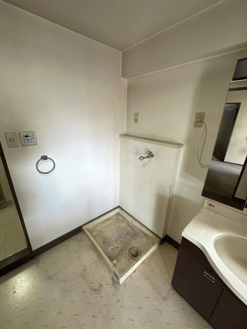 シティコーポ岩井通のランドリースペース