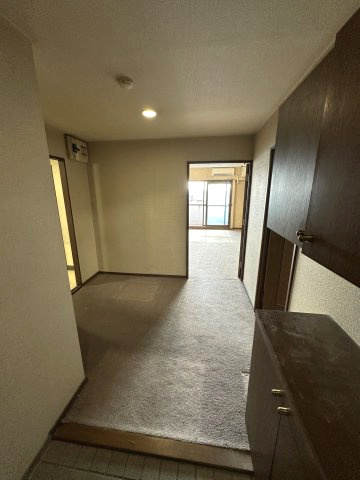 シティコーポ岩井通の玄関