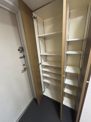 テラスジョージタウンの玄関