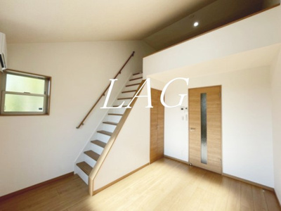 【居間・リビング】 | Ｓｏｌａｒｉｓ | 洋室のお部屋です。