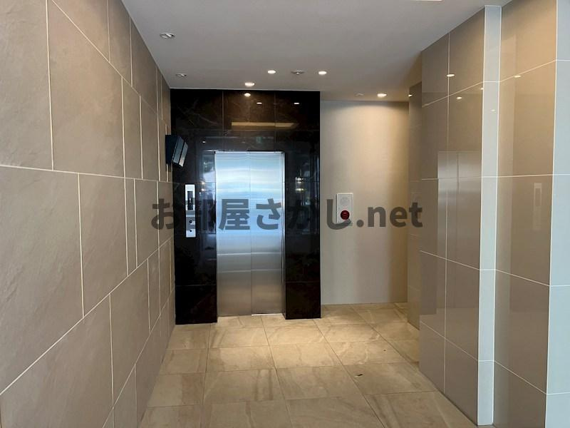 ROOTs Gyotokuのエントランス