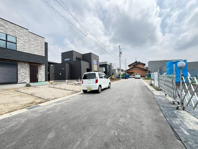 タマタウン　羽島市正木町新井（正木小）　全3区画分譲の前面道路含む現地写真|「現地（2026年4月17日）撮影」　
■前面道路　
■ヤマダ不動産　株式会社リライフ