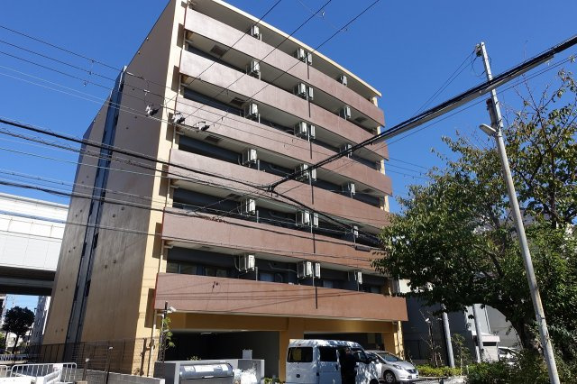 セレニテ甲子園プリエの外観