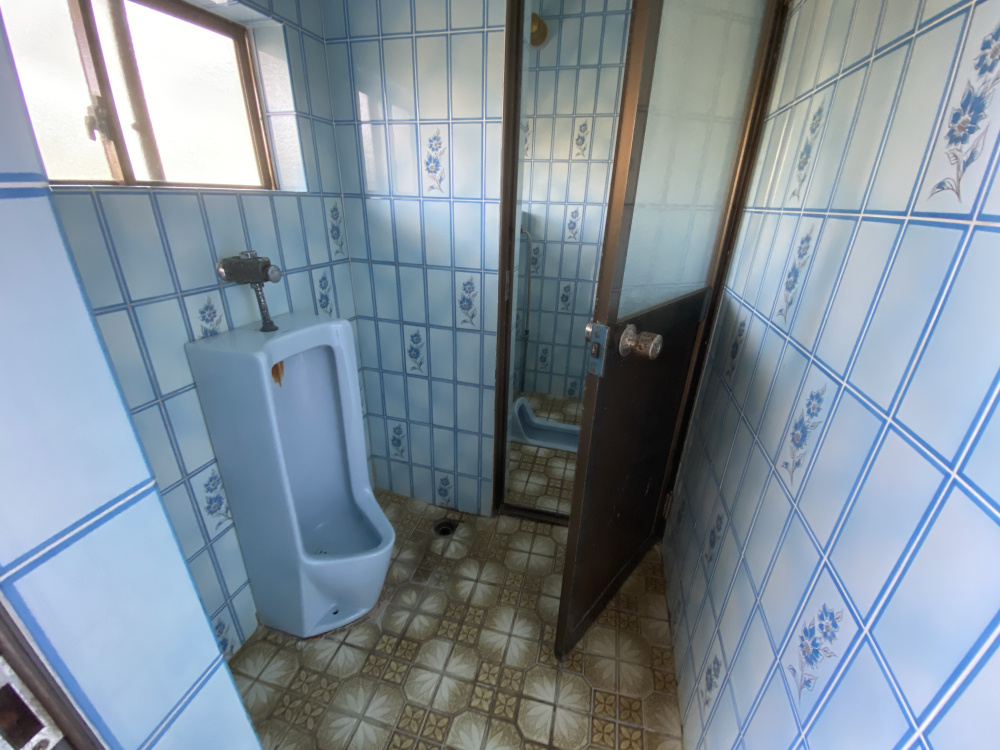 丹波市山南町山崎の中古一戸建のトイレ|離れ