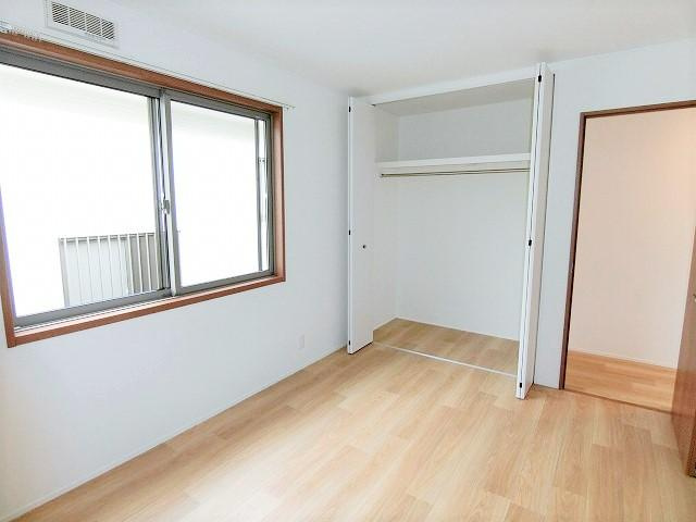 ラテルネ本八幡の洋室