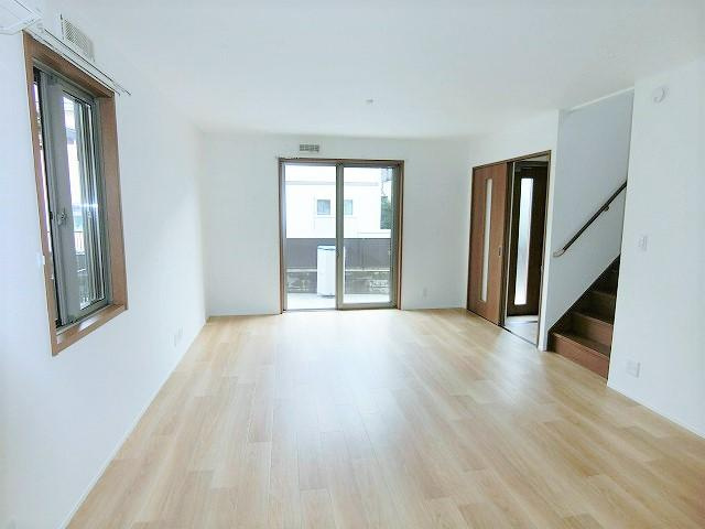 ラテルネ本八幡の居間・リビング