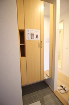 【玄関】 | アルシオネ岡山駅西