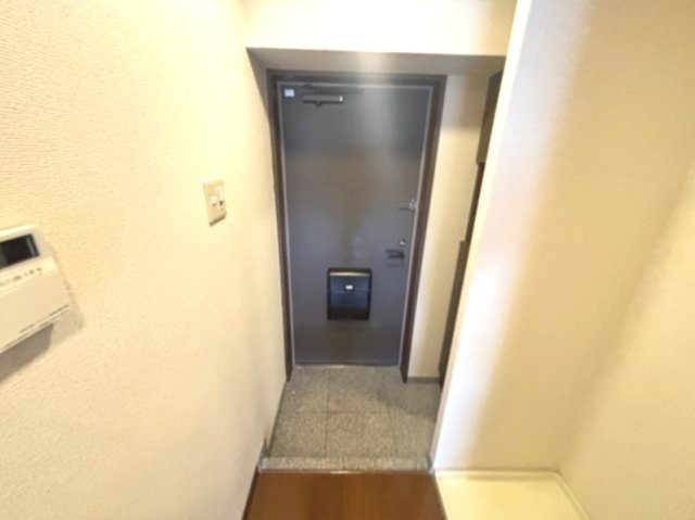 ウェルコート岡本の玄関