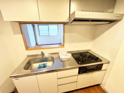 【キッチン】 | カーサヴェルデ | 三口コンロ付きカウンターキッチン♪