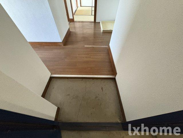 メゾン東茨木の玄関