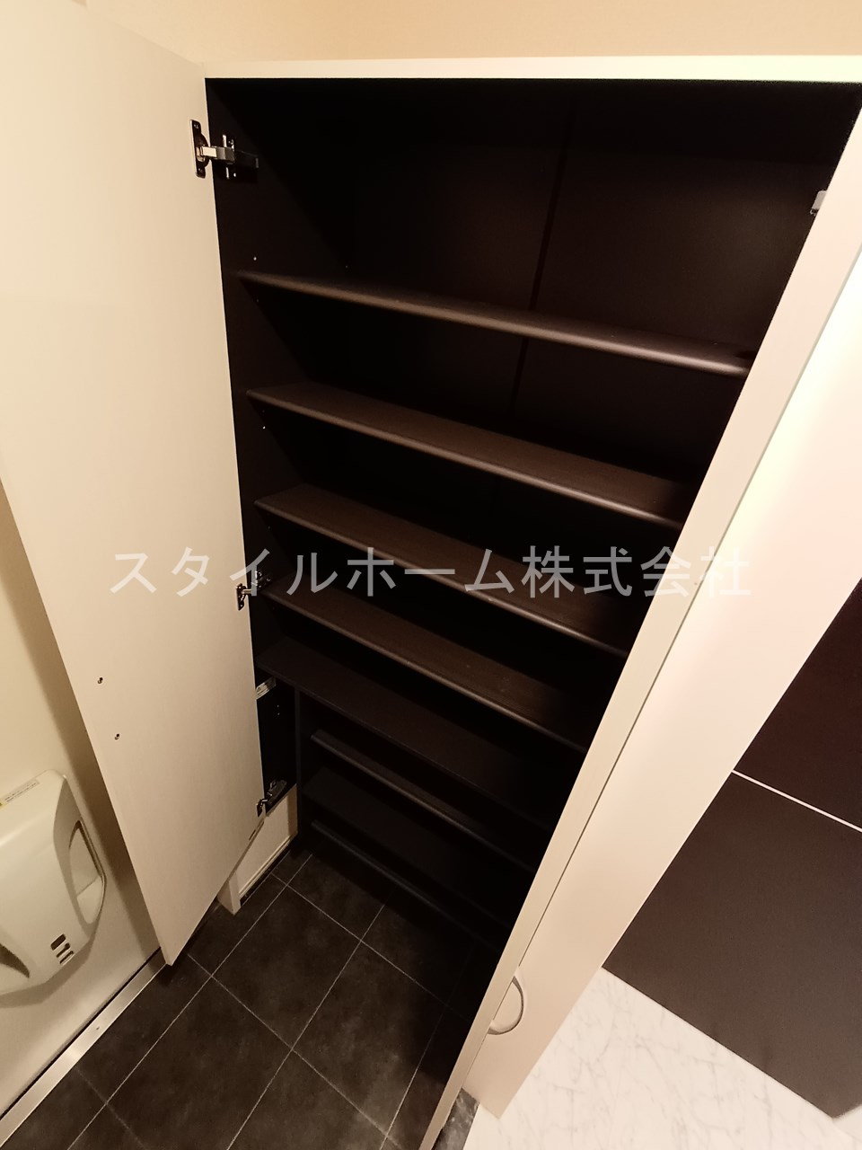 ランドサマービレッジB棟の収納