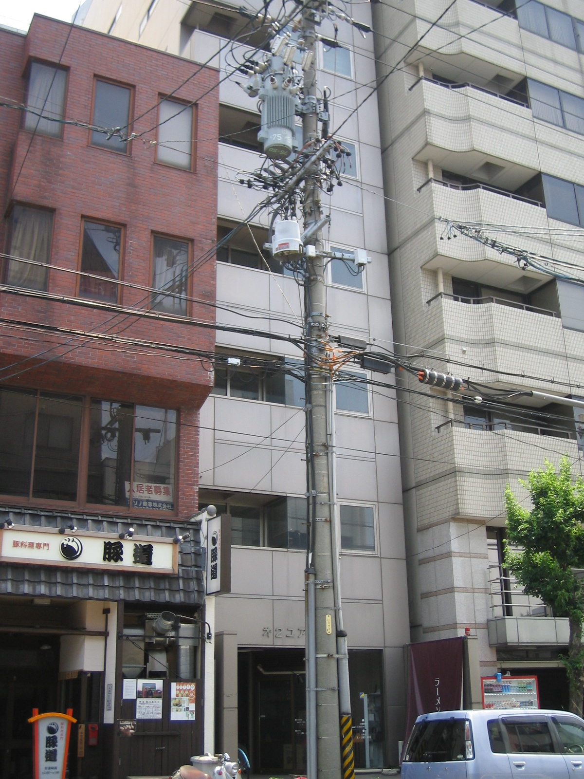 第２ユアサビル　7階レンタルルームの外観