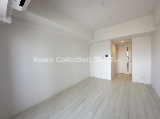 エスプレイス名古屋神宮前の居間・リビング|同シリーズイメージ写真
反転色違い
現況と異なる場合現況優先