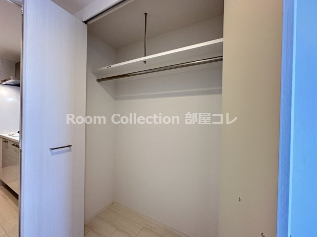 エスプレイス名古屋神宮前の収納|同シリーズイメージ写真
反転色違い
現況と異なる場合現況優先