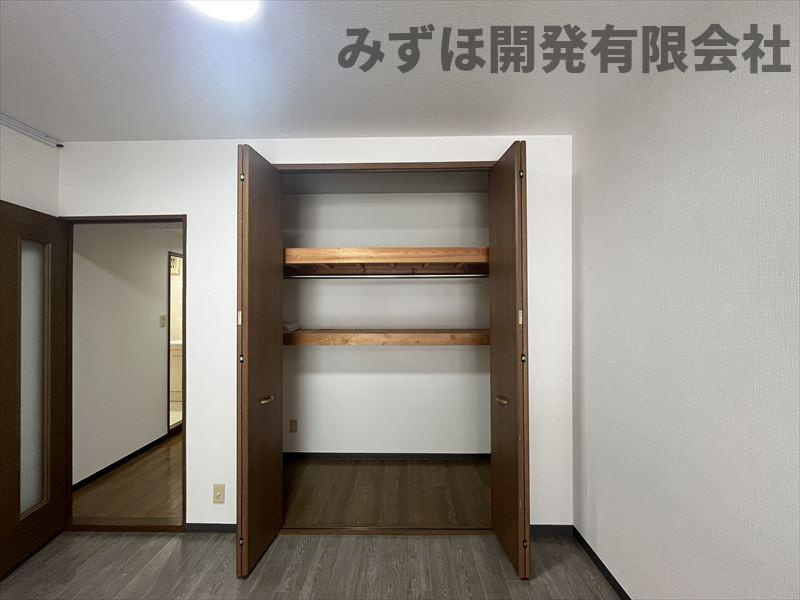 山形市松波4丁目8-17　ネオハイツ松波の収納|リビングの収納です。