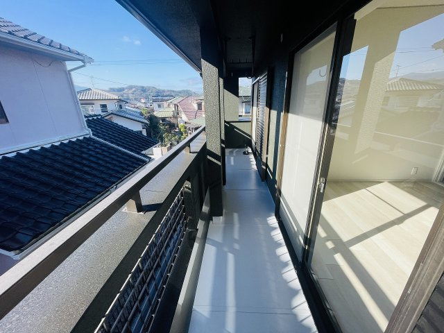 【バルコニー】 | 春日市松ヶ丘3丁目　戸建て