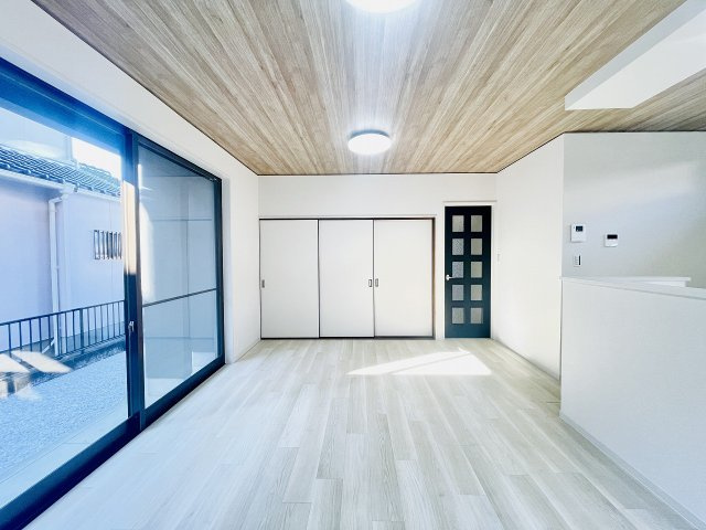 【居間・リビング】 | 春日市松ヶ丘3丁目　戸建て