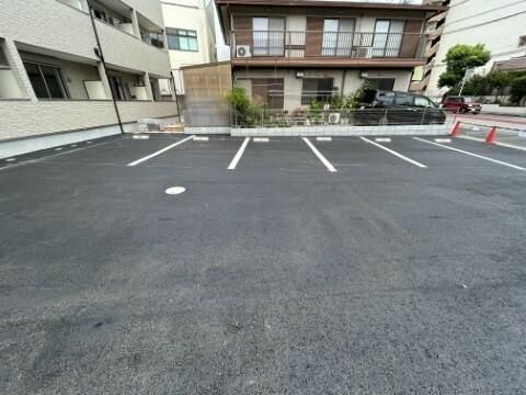 シエーナ松波Ⅱの駐車場