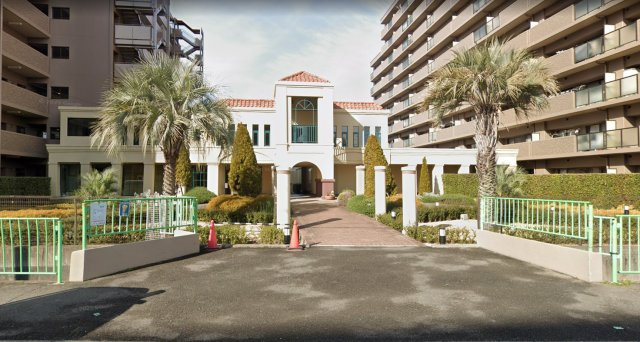 パームズコート茨木パークホームズのエントランス