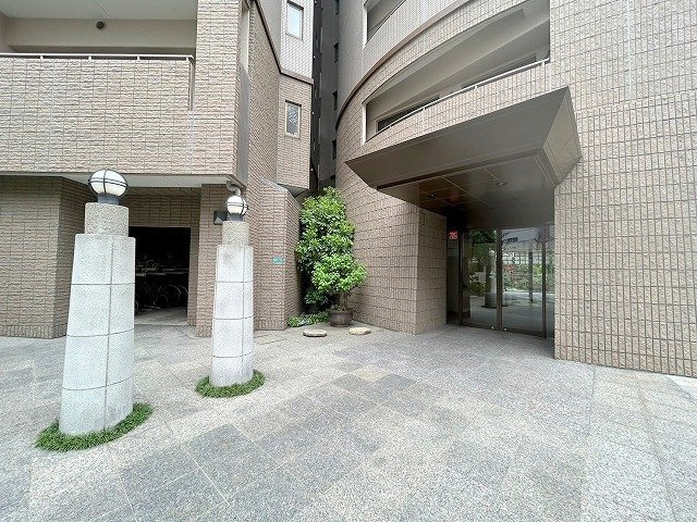 トリニティ北川口のロビー
