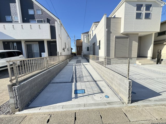 三郷市彦成１丁目新築戸建（彦成８期）の駐車場|2号棟駐車スペース・縦列2台駐車可