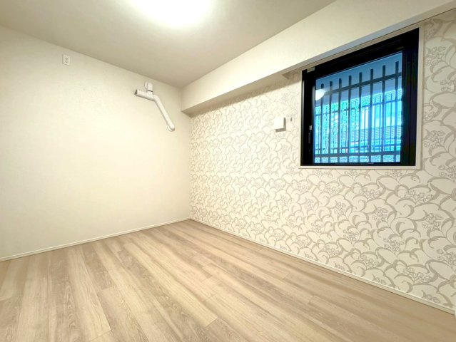 ◆京阪鴨東線「神宮丸太町」駅徒歩９分◆築浅３LDK角住戸◆ペット飼育可能◆ローレルコート京都御所東の洋室|洋室