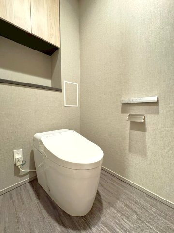 ◆京阪鴨東線「神宮丸太町」駅徒歩９分◆築浅３LDK角住戸◆ペット飼育可能◆ローレルコート京都御所東のトイレ|トイレ