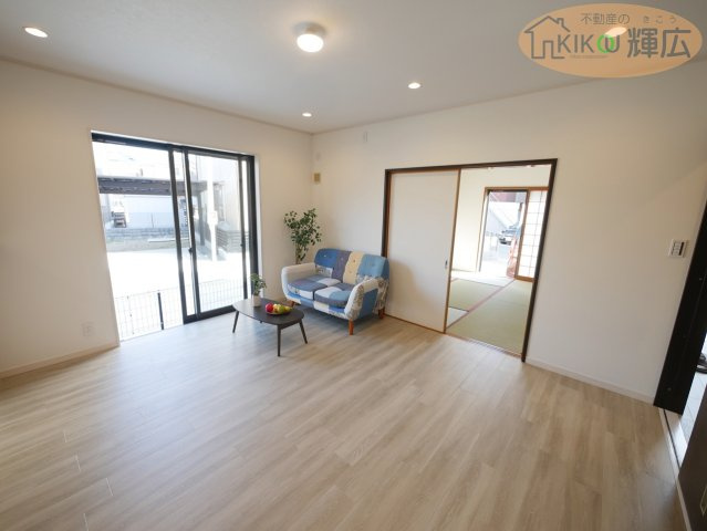 【居間・リビング】 | 明石市二見町西二見　中古戸建