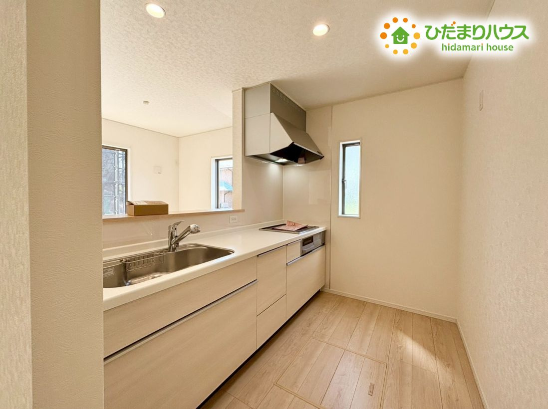 本庄市小島　第5　新築一戸建て　クレイドルガーデン　02のキッチン